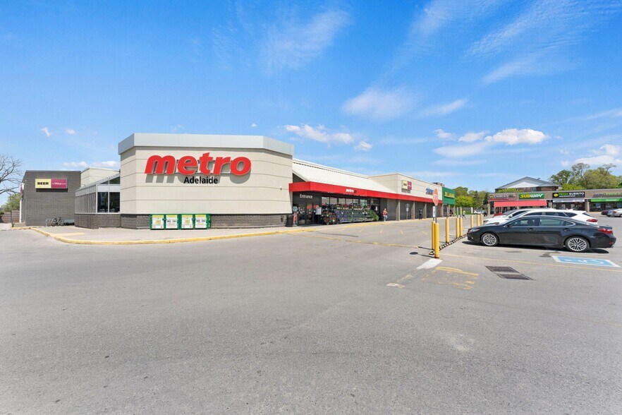1030 Adelaide St N, London, ON à vendre - Photo principale – Image 2 sur 2