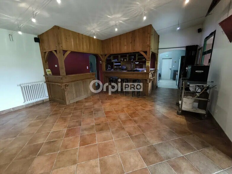 Bureau dans Ussac à vendre - Photo de l’immeuble – Image 3 sur 12