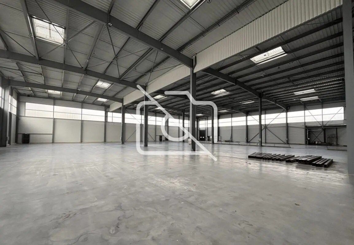 Industriel/Logistique dans Méré à vendre Photo intérieure– Image 1 sur 7