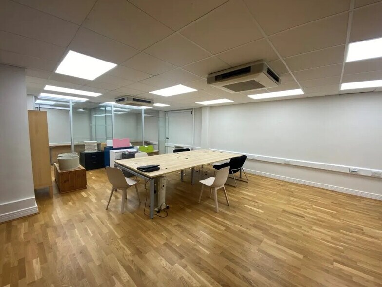 St Johns Rd, Kingston Upon Thames à vendre - Photo de l’immeuble – Image 2 sur 4