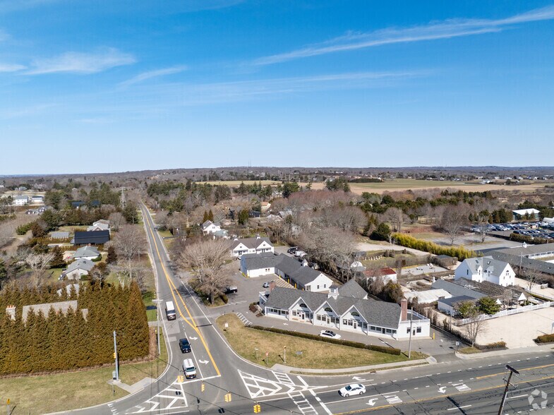 394 N Main St, Southampton, NY à vendre - Aérien – Image 2 sur 5