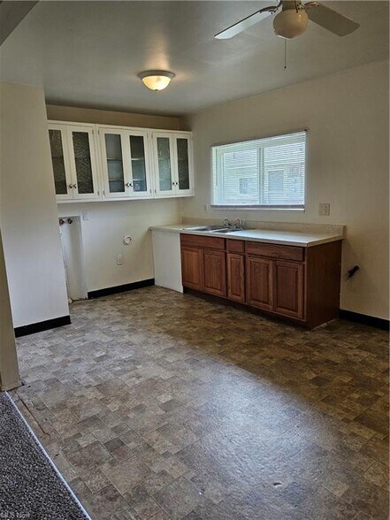 3018,3022,3033 Northgate Ave, Youngstown portefeuille de 3 biens à vendre sur LoopNet.fr - Photo de l’immeuble – Image 3 sur 17