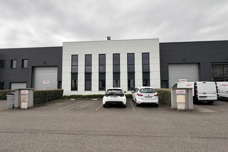 Local d'activités dans Vénissieux à vendre Photo de l’immeuble– Image 1 sur 15