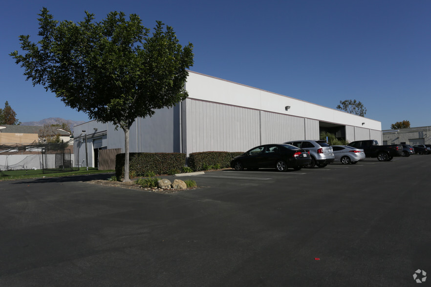 1241-1253 W 9th St, Upland, CA à louer - Photo principale – Image 1 sur 3