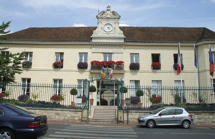 Local commercial dans Pontoise à vendre - Photo de l’immeuble – Image 3 sur 4