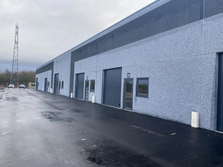 Local d’activités dans Amiens à louer - Photo de l’immeuble – Image 3 sur 8