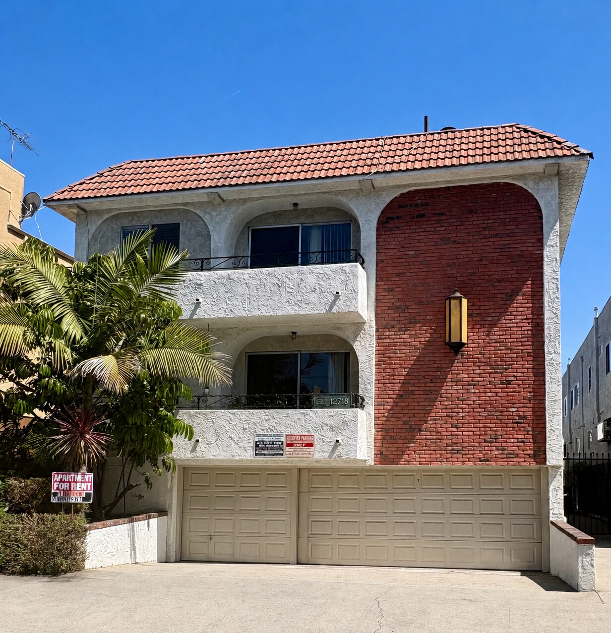 12718 Mitchell Ave, Los Angeles, CA à vendre Photo de l’immeuble– Image 1 sur 11