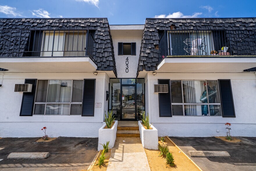 4030 Front St, San Diego, CA à vendre - Photo de l’immeuble – Image 2 sur 11