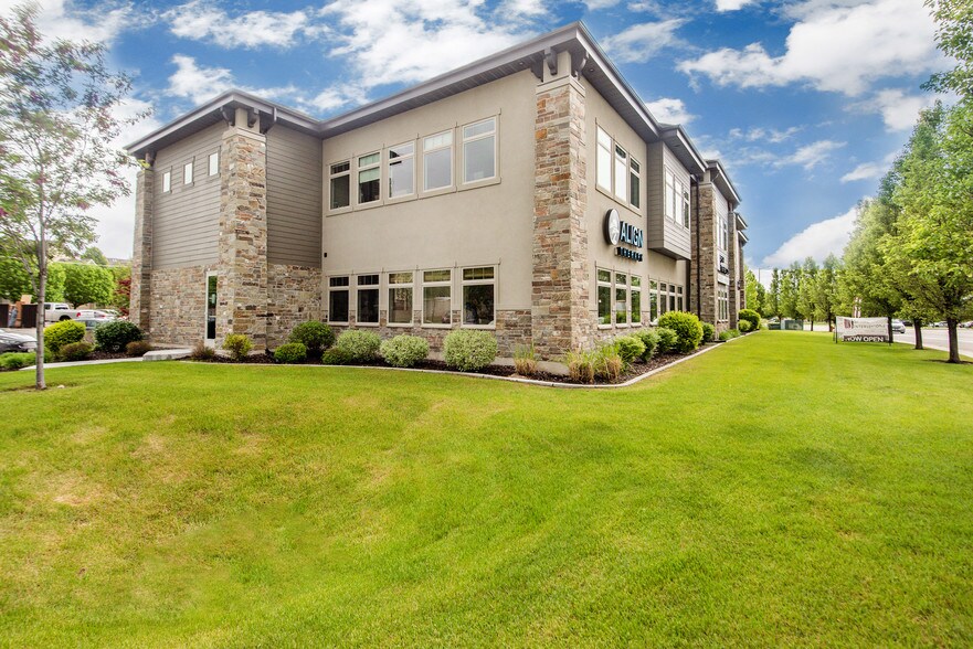230 N 1200 E, Lehi, UT à louer - Photo de l’immeuble – Image 3 sur 3