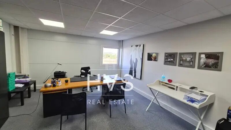 Bureau dans Bouc-Bel-Air à louer - Photo de l’immeuble – Image 2 sur 4