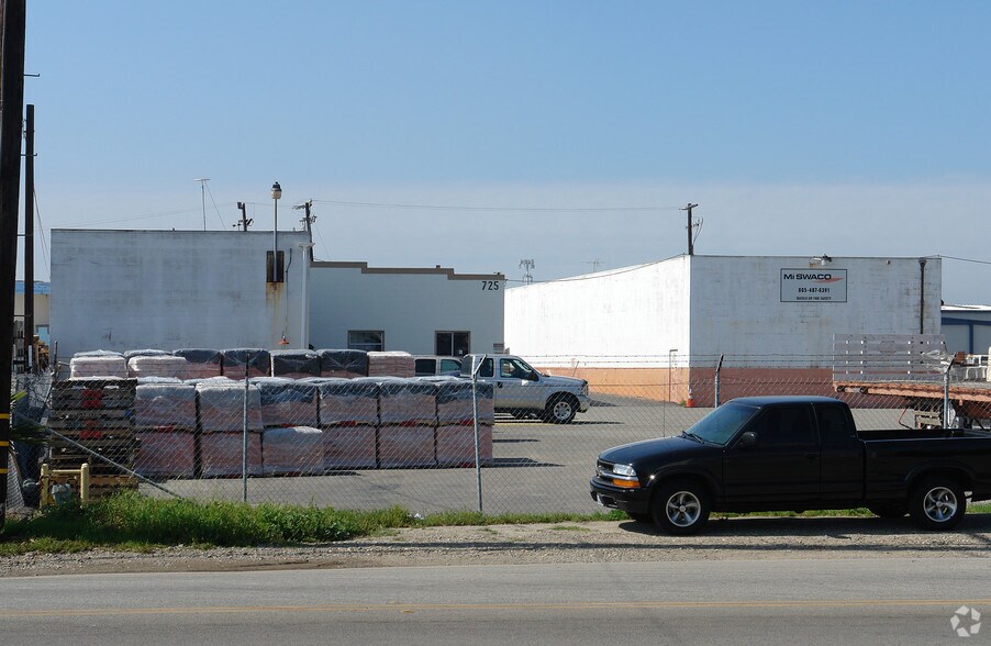 725 Pacific Ave, Oxnard, CA à vendre - Photo de l’immeuble – Image 3 sur 4