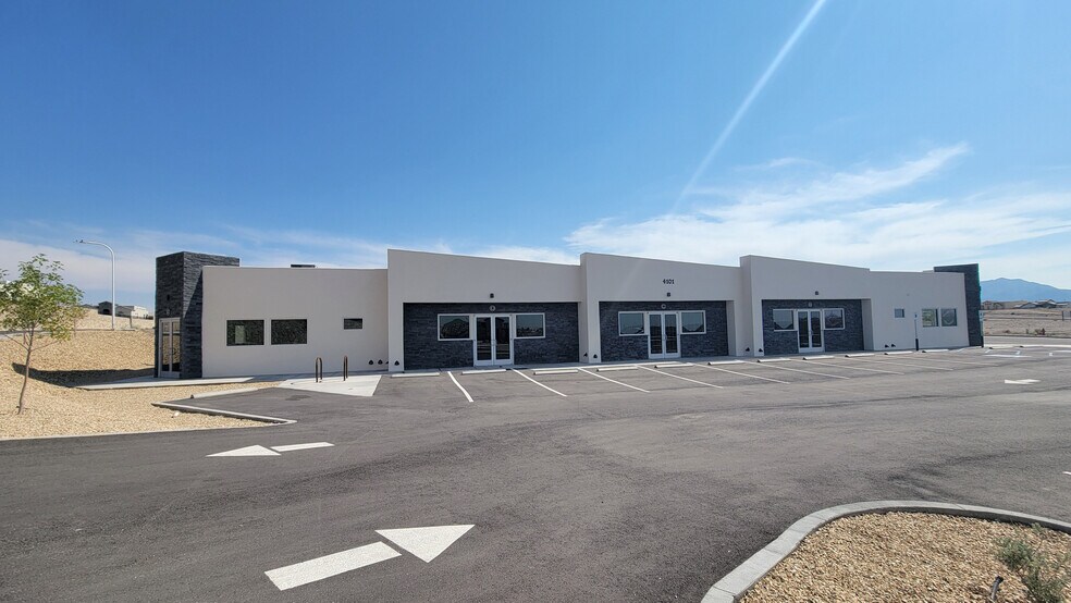 4101 Essex Ct, Las Cruces, NM à louer - Photo de l’immeuble – Image 2 sur 3