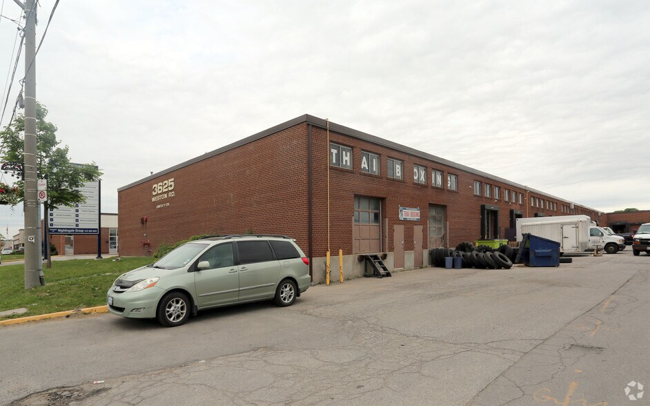 3625 Weston Rd, Toronto, ON à louer - Photo de l’immeuble – Image 3 sur 5