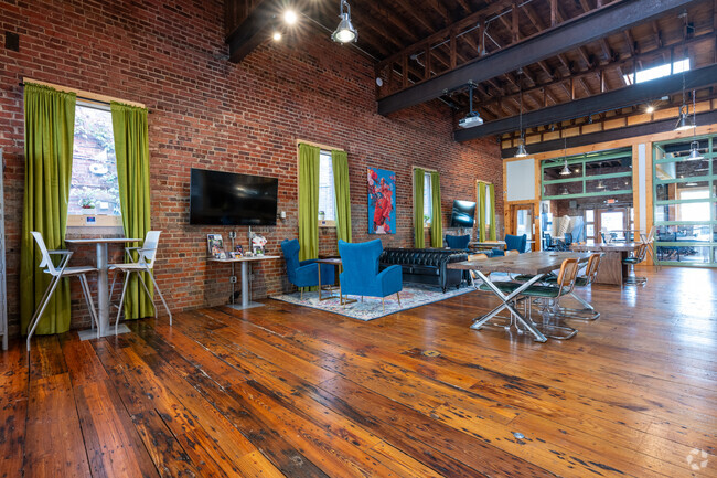 Plus de détails pour 111 W Lewis St, Greensboro, NC - Coworking à louer