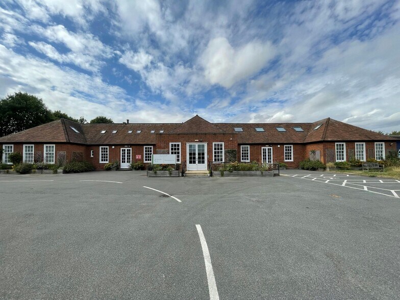 Hurdles Way, Duxford à louer - Photo de l’immeuble – Image 1 sur 12