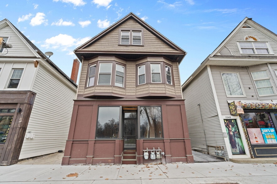 2346 Seneca St, Buffalo, NY à vendre - Photo principale – Image 1 sur 8