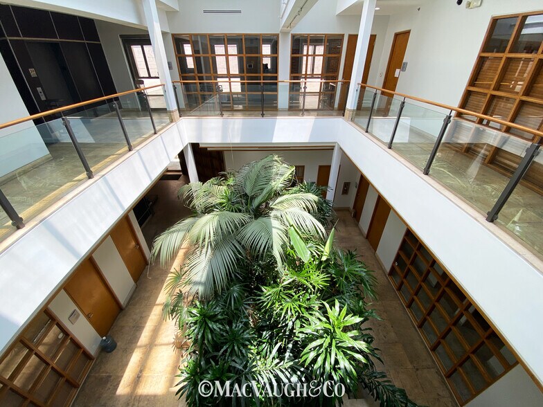 766 E Colorado Blvd, Pasadena, CA à louer - Photo de l’immeuble – Image 3 sur 13