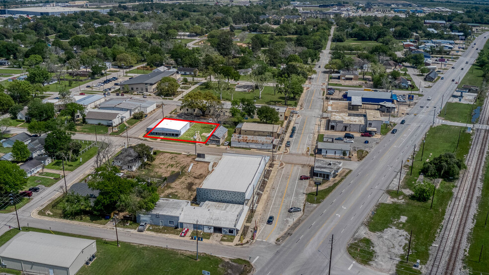 1118 Smith St, Waller, TX à louer - Photo de l’immeuble – Image 3 sur 29
