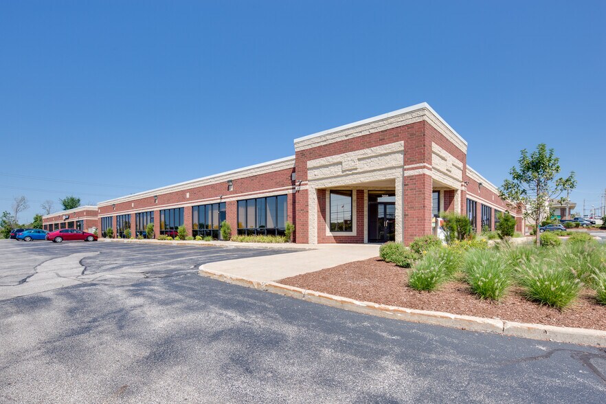 4670 Richmond Rd, Warrensville Heights, OH à louer - Photo de l’immeuble – Image 1 sur 4
