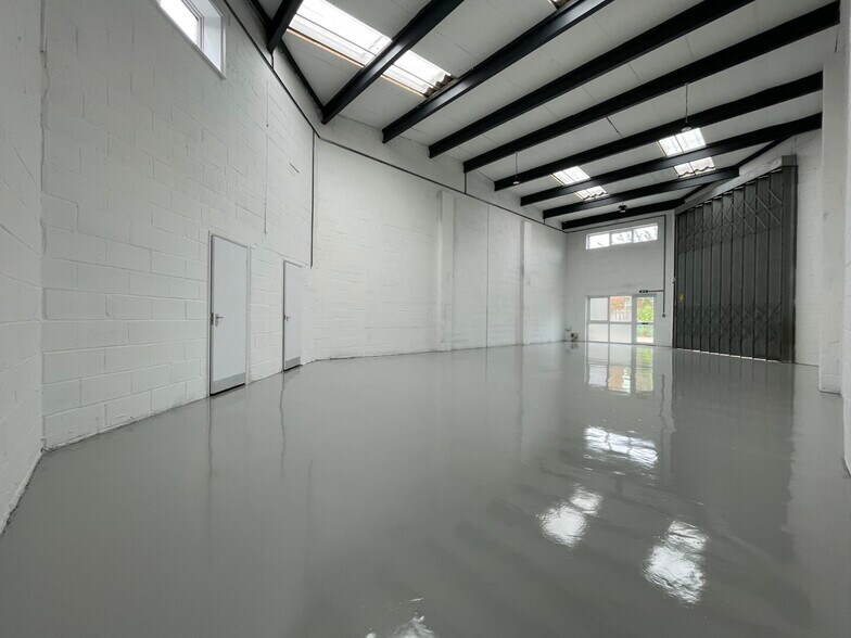 Kennington Rd, Ashford à louer - Photo de l’immeuble – Image 3 sur 5