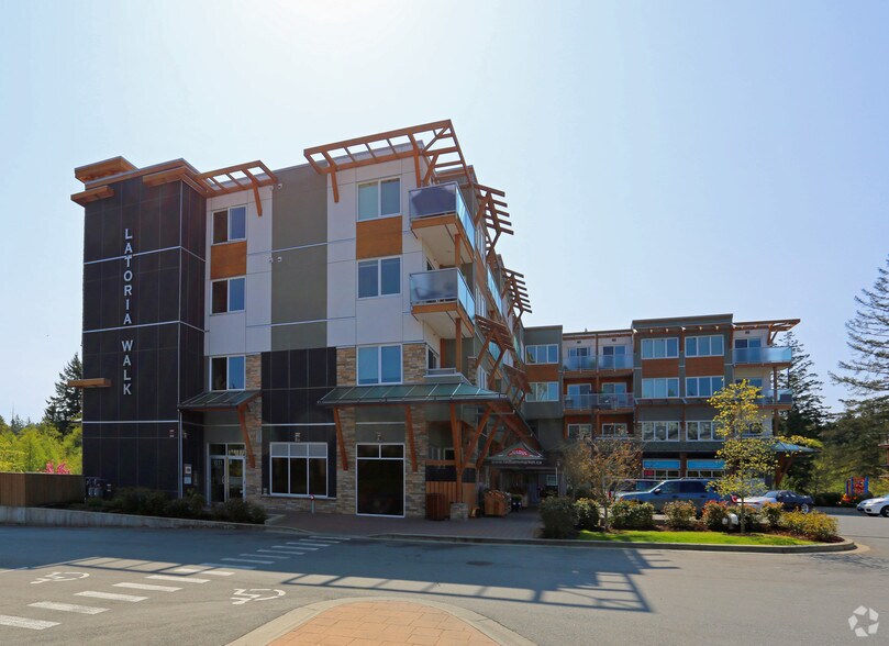 611 Brookside Rd, Colwood, BC à louer - Photo de l’immeuble – Image 3 sur 8