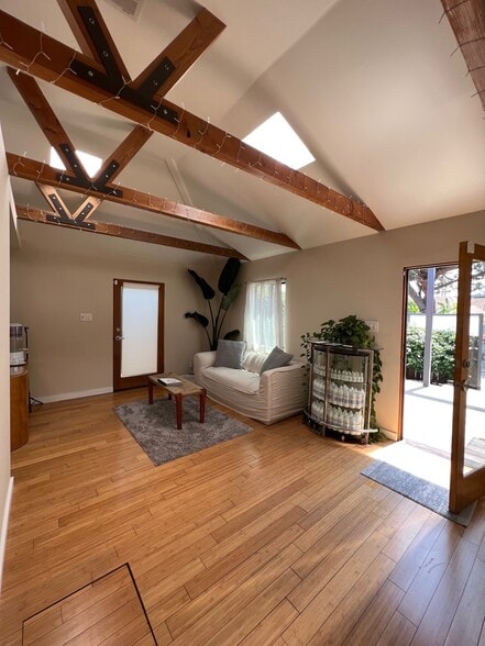 3379-3383 Robertson Pl, Los Angeles, CA à louer - Photo intérieure – Image 2 sur 6