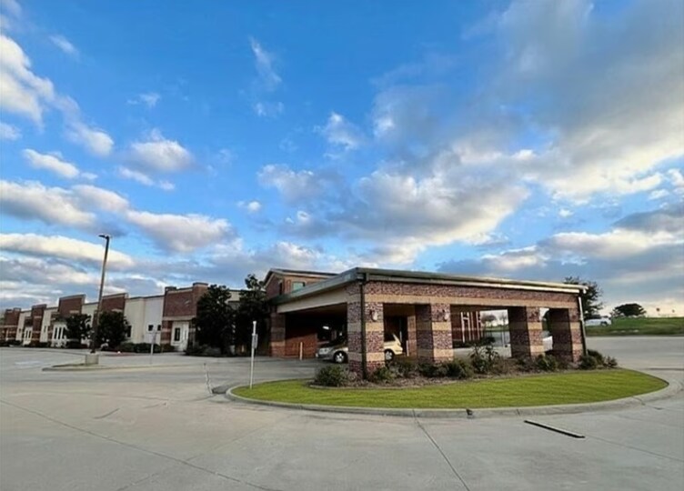 2090 Market Place Blvd, Irving, TX à louer Photo de l’immeuble– Image 1 sur 37