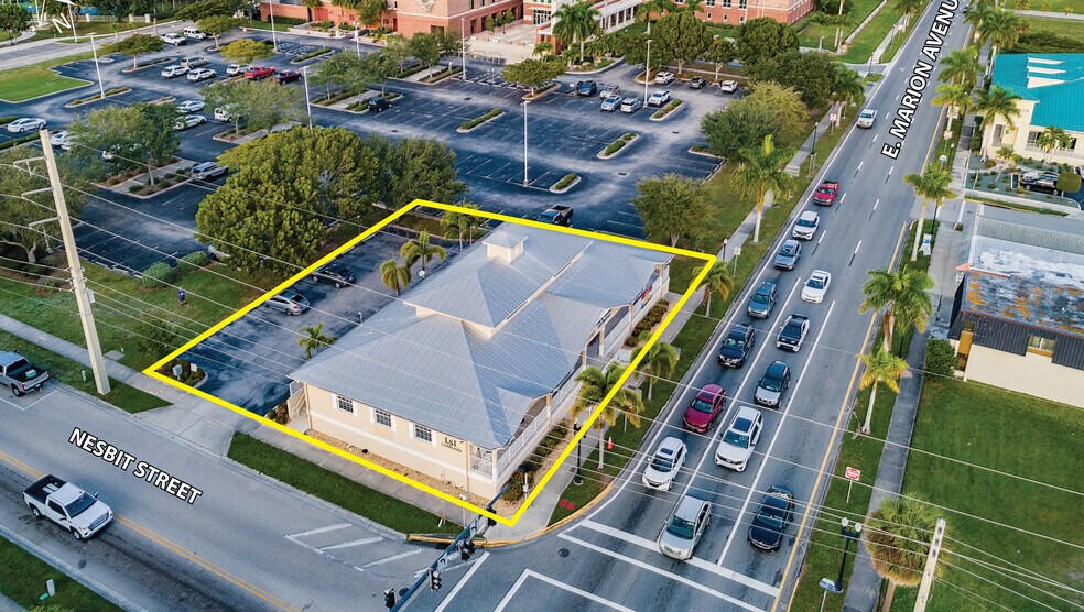 122 Nesbit St, Punta Gorda, FL à louer - Photo de l’immeuble – Image 3 sur 18