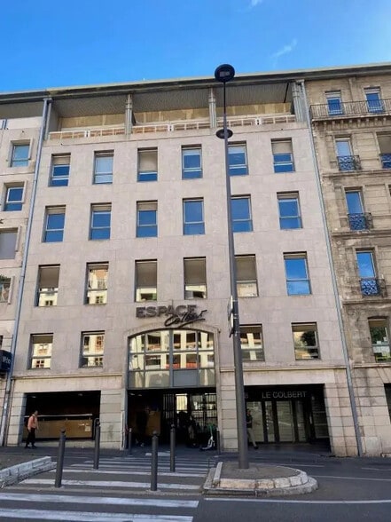 8-10 Rue Sainte Barbe, Marseille à louer - Photo de l’immeuble – Image 3 sur 17