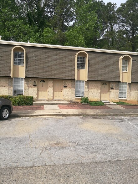 3252 Warringwood Dr, Hoover, AL à vendre - Photo de l’immeuble – Image 3 sur 5