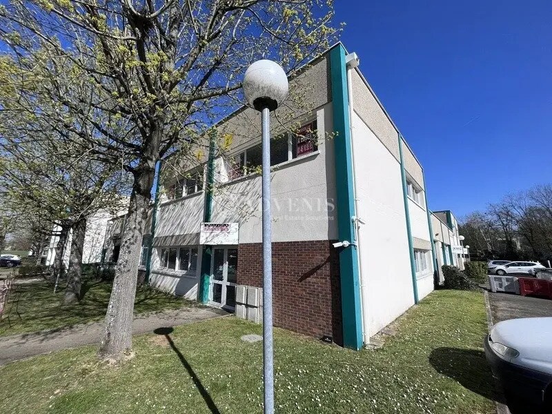 Bureau dans Trappes à louer Photo de l’immeuble– Image 1 sur 6