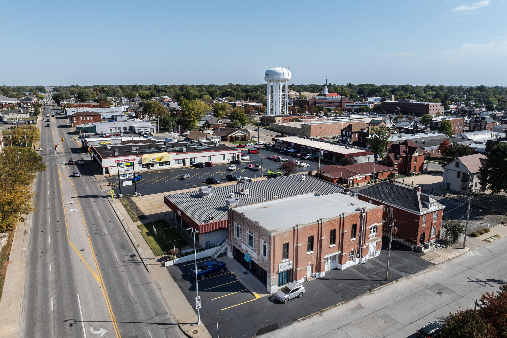 900 Broadway St, Quincy, IL à vendre Photo de l’immeuble– Image 1 sur 39