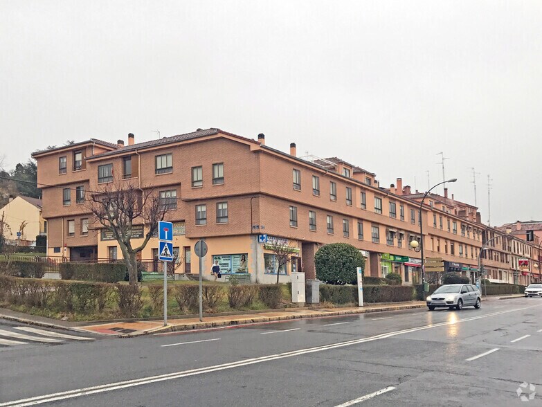 Avenida Vía Roma, 18, Segovia, Segovia à louer - Photo de l’immeuble – Image 2 sur 3