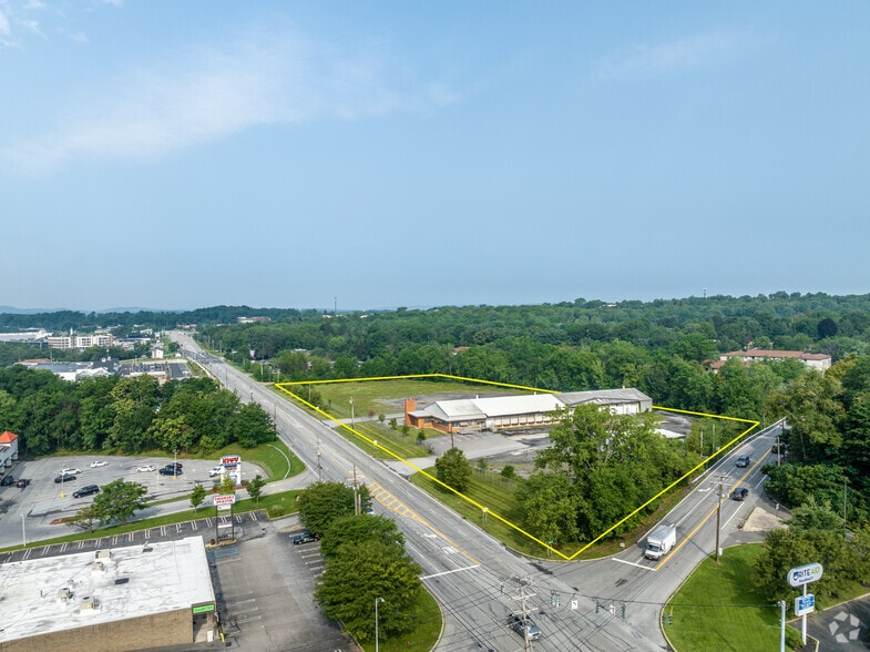 681 Route 211 E, Middletown, NY à louer - Aérien – Image 2 sur 53