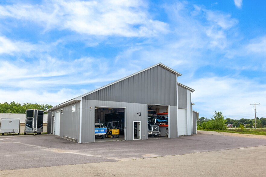 W1726 North Street, Green Lake, WI à vendre - Photo de l’immeuble – Image 2 sur 37