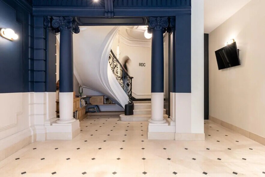 24 Rue De Mogador, Paris à louer - Hall d’entrée – Image 3 sur 19