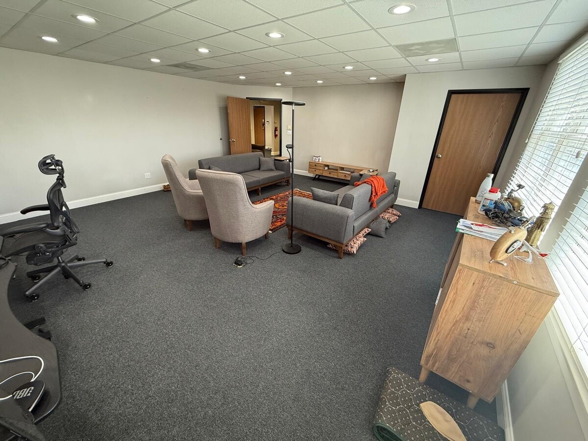271 US Highway 46, Fairfield, NJ 07004 - Lot H210-211 - - Photo intérieure - Image 2 of 10
