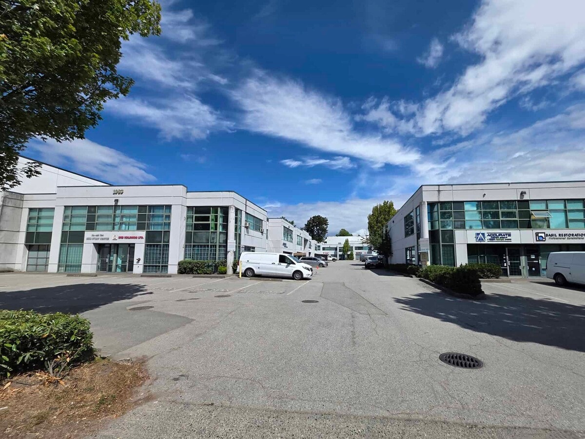 1083 Kent Ave NE, Vancouver, BC V5X 3X6 - Lot 114 - - Photo intérieure - Image 2 of 4