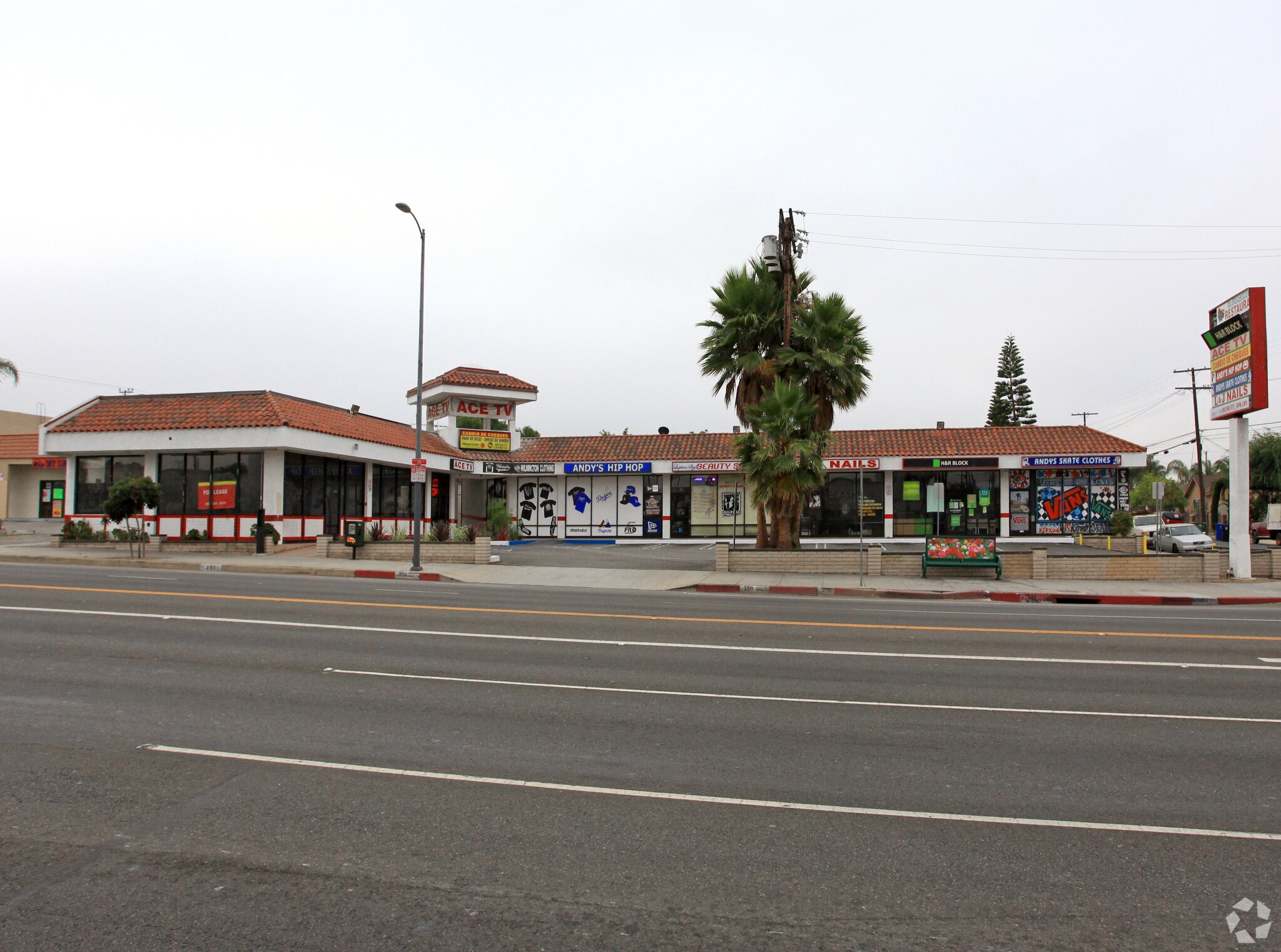 350 W Pacific Coast Hwy, Wilmington, CA à louer Photo principale– Image 1 sur 5