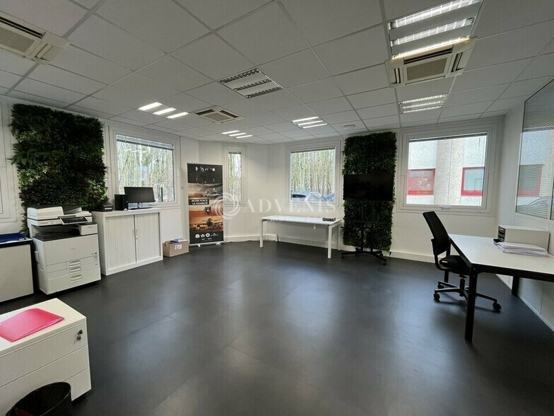 Bureau dans Tremblay-en-France à louer - Photo intérieure – Image 3 sur 9