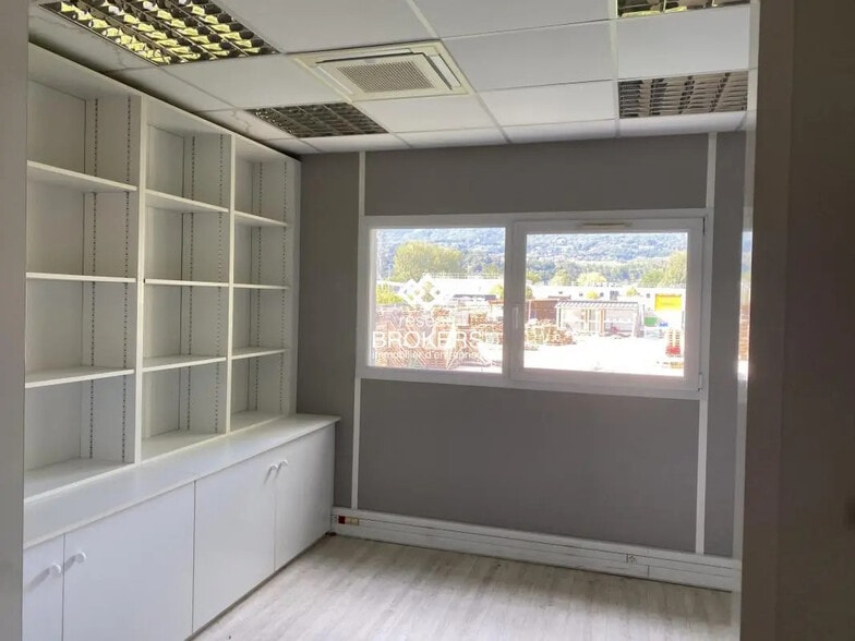 Bureau dans Montbonnot-Saint-Martin à louer - Photo de l’immeuble – Image 2 sur 13