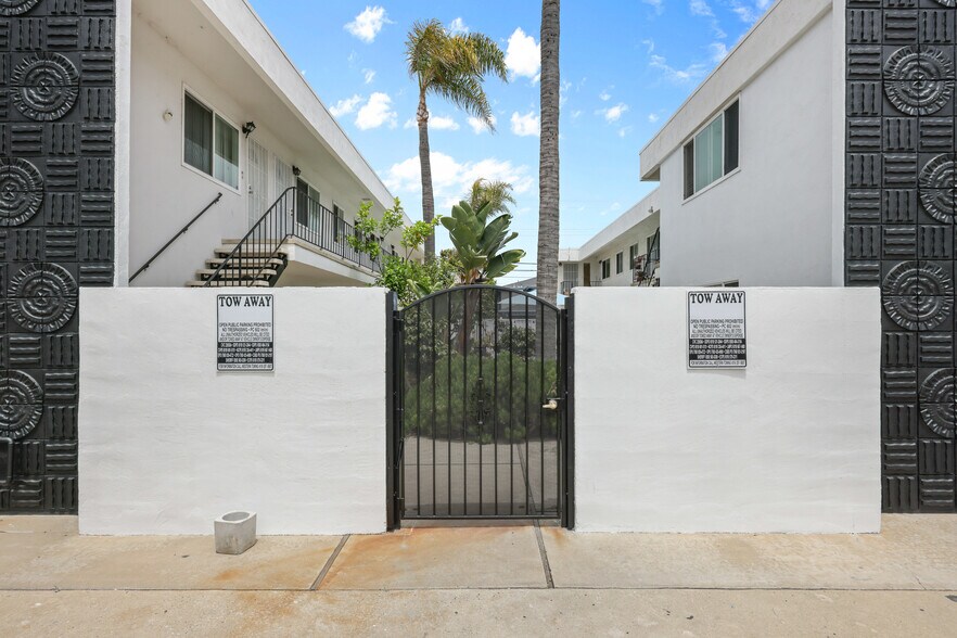 4908-4916 Santa Cruz Ave, San Diego, CA à vendre - Photo de l’immeuble – Image 2 sur 8