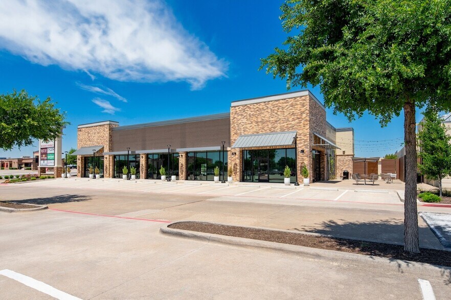 2540-2580 Old Denton Rd, Carrollton, TX à louer - Photo de l’immeuble – Image 2 sur 4