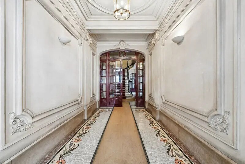 Bureau dans Paris à louer - Hall d’entrée – Image 2 sur 15