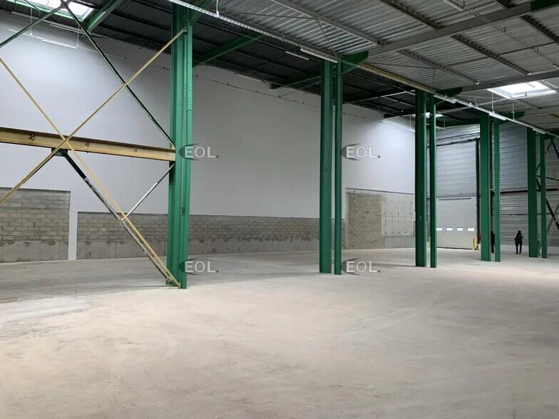 Industriel/Logistique dans Villeneuve-la-Garenne à louer - Photo de l’immeuble – Image 3 sur 20