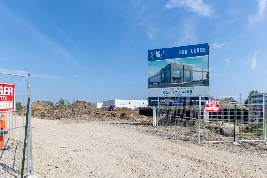 112 E Beaver Creek Rd, Richmond Hill, ON à louer - Photo de la construction – Image 3 sur 3