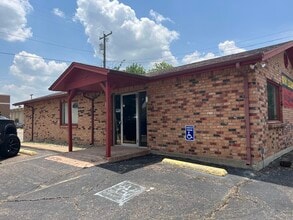 418 W Chambers St, Cleburne, TX à vendre Photo de l’immeuble– Image 1 sur 11