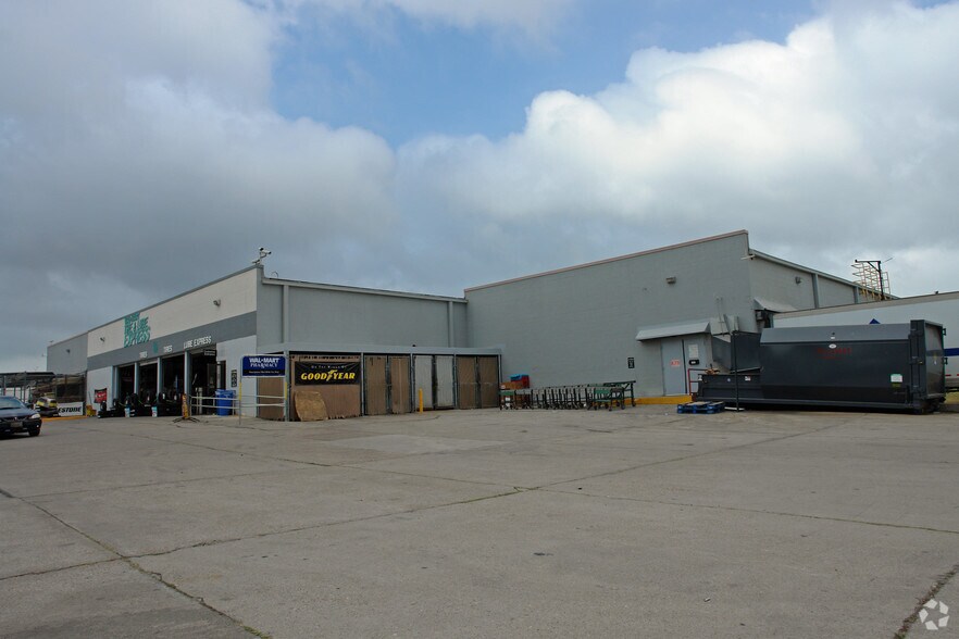 10241 S Padre Island Dr, Corpus Christi, TX à louer - Photo de l’immeuble – Image 3 sur 6