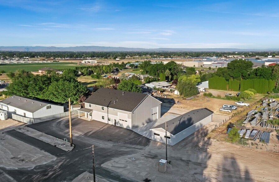 225 N Happy Valley Rd, Nampa, ID à louer - Photo de l’immeuble – Image 3 sur 32