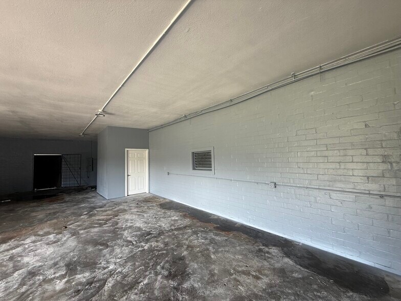 1305 Lacey Dr, Baytown, TX à louer - Photo de l’immeuble – Image 2 sur 10